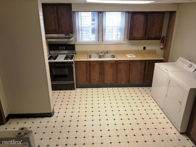 Building Photo - 2 br, 1 bath House - 210 7th Street