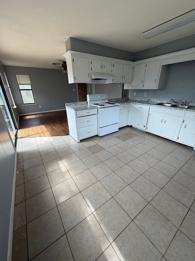 Foto del edificio - 2511 Oakhurst Dr