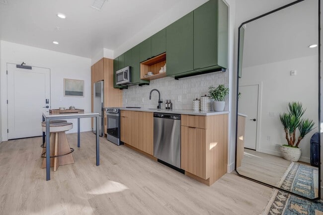 Building Photo - Journeyman