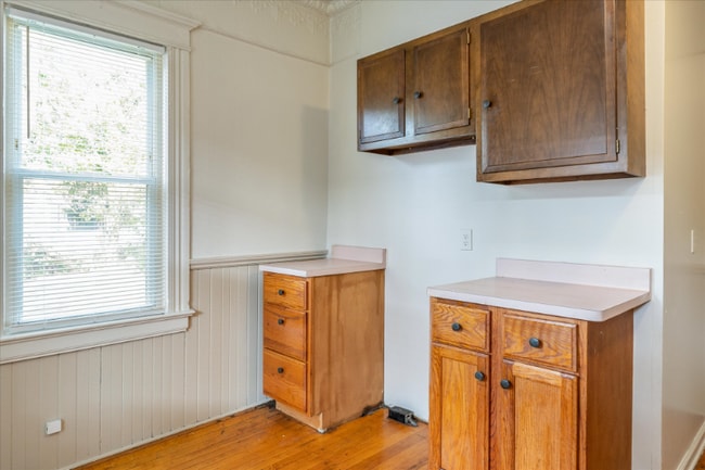 Foto del edificio - 1221 N Clinton Ave