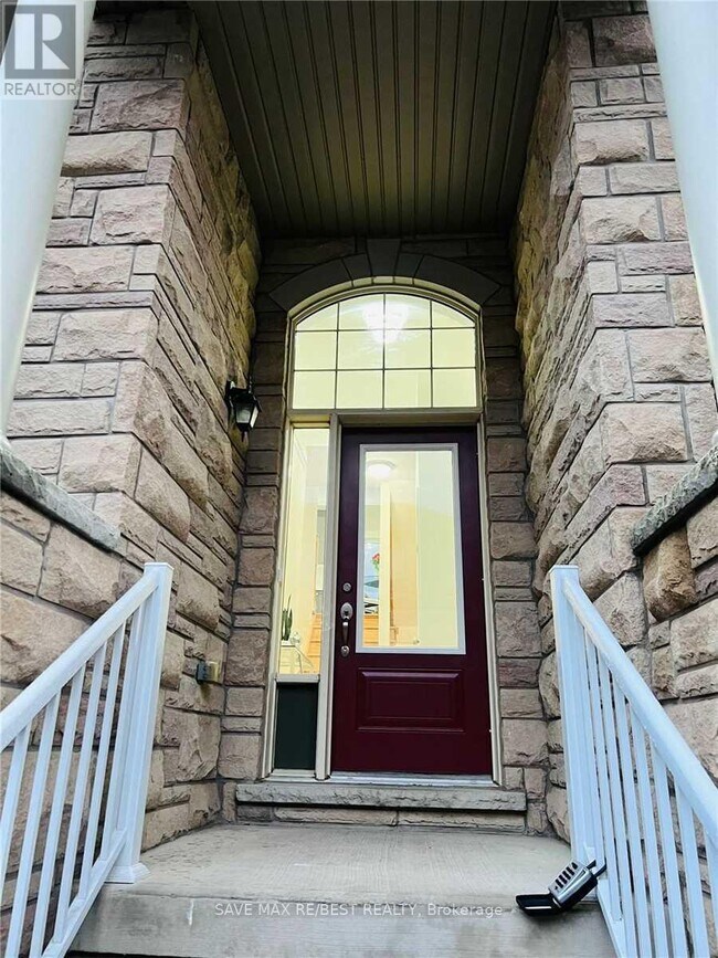 Building Photo - 12 Aspen Hills Rd