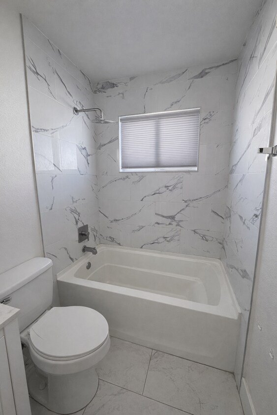 Building Photo - 4322 San Bernardino Ave