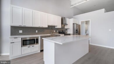 Building Photo - 444 N 4th St