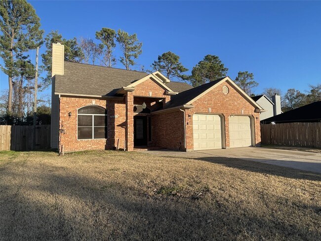 Foto del edificio - 16706 Stapley Dr