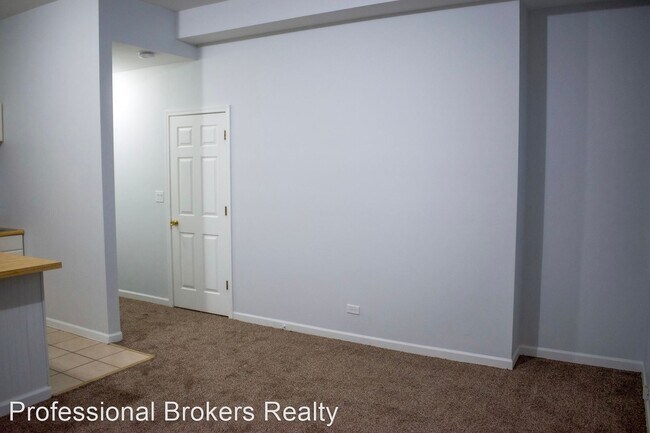 Building Photo - 3 br, 1.5 bath House - 752 E 43rd St, Unit 2E