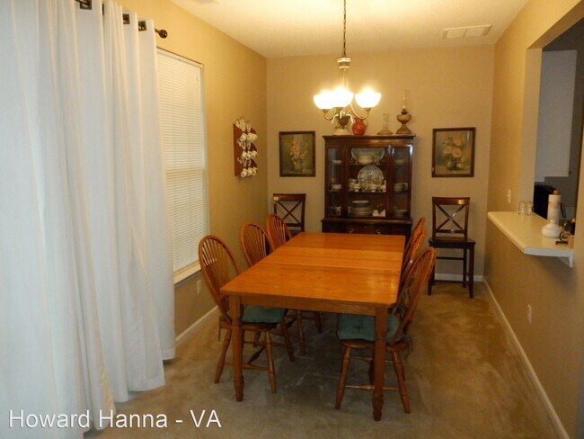 Building Photo - 2 br, 2.5 bath House - 5848 Ludington Drive