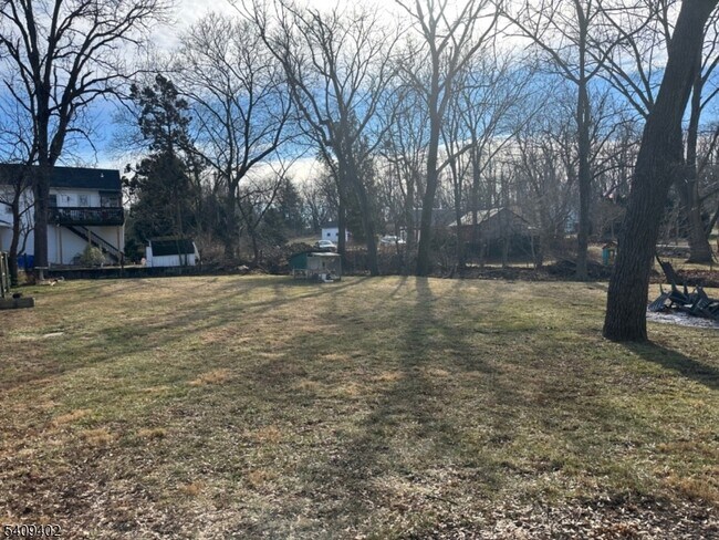 Building Photo - 336 Greenwich St