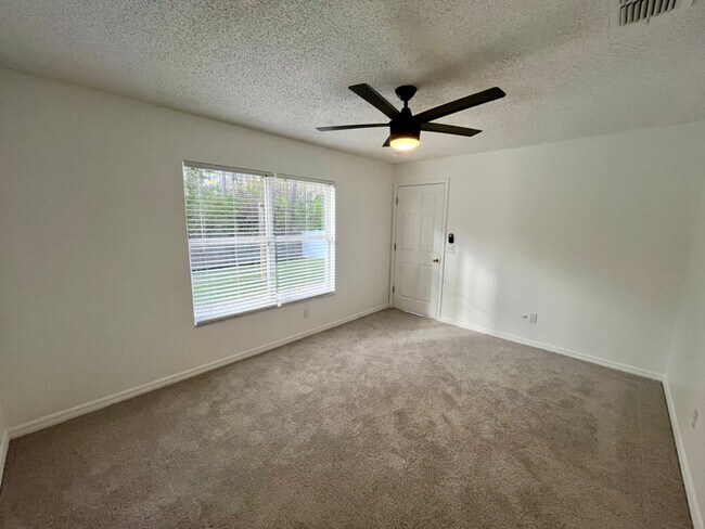 Foto del edificio - 2320 Stone Abbey Blvd