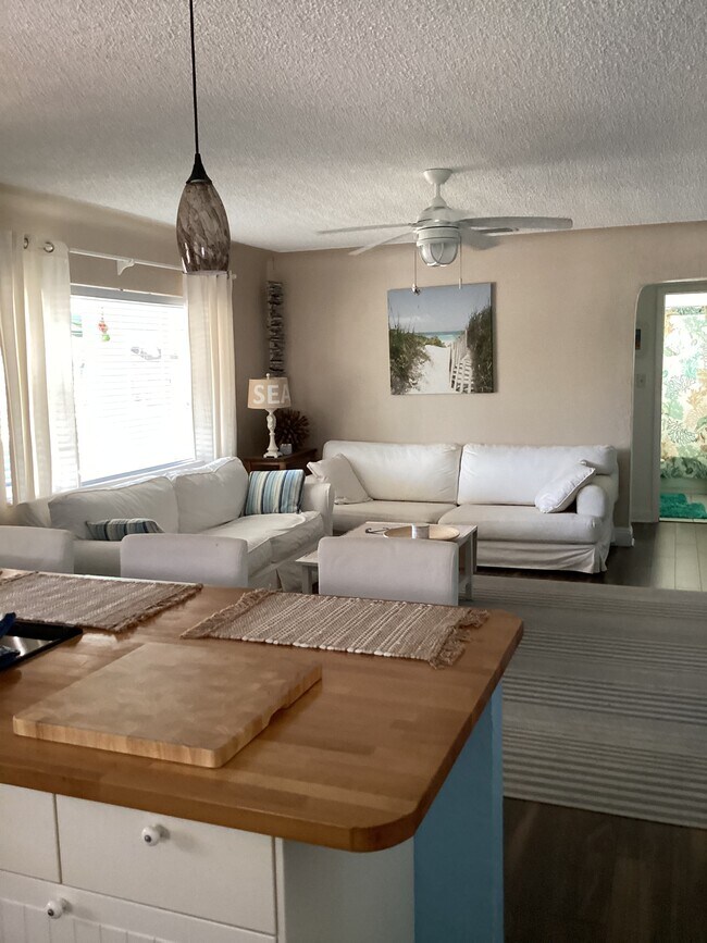 Foto del edificio - 333 182nd Ave E