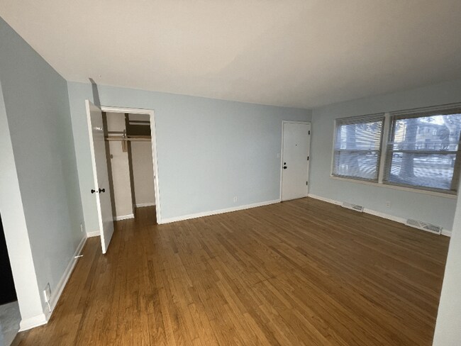 Foto del edificio - 1025 Mayfair Dr