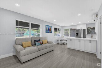 Building Photo - 1716 SW 11th Ct