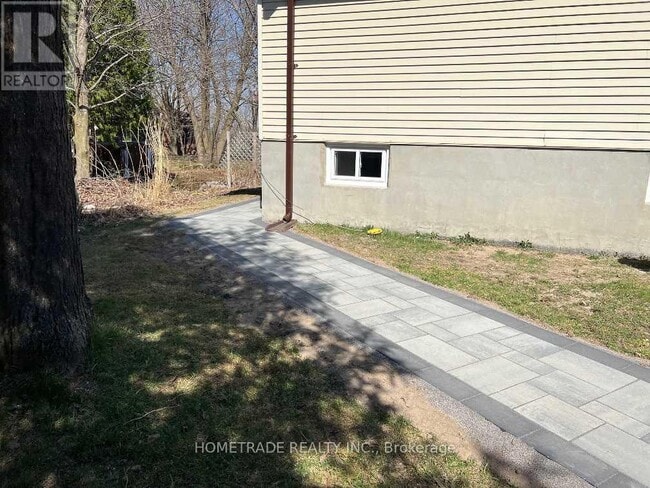 Building Photo - 206 Little Ave