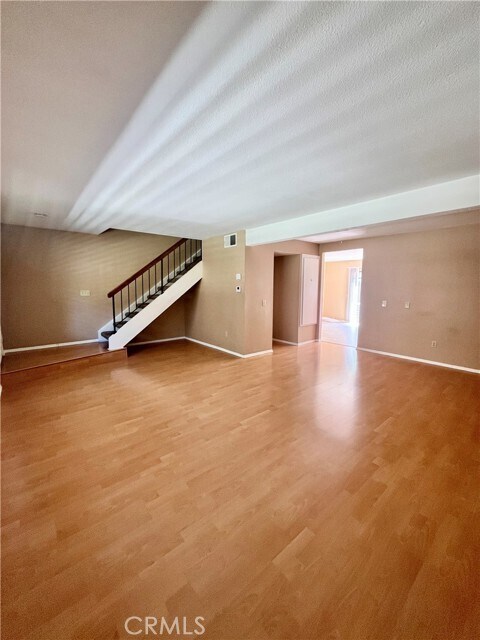 Foto del edificio - 745 Knollwood Ln