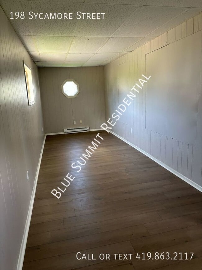 Building Photo - Charming 3 Bedroom Home with Bonus Room an...