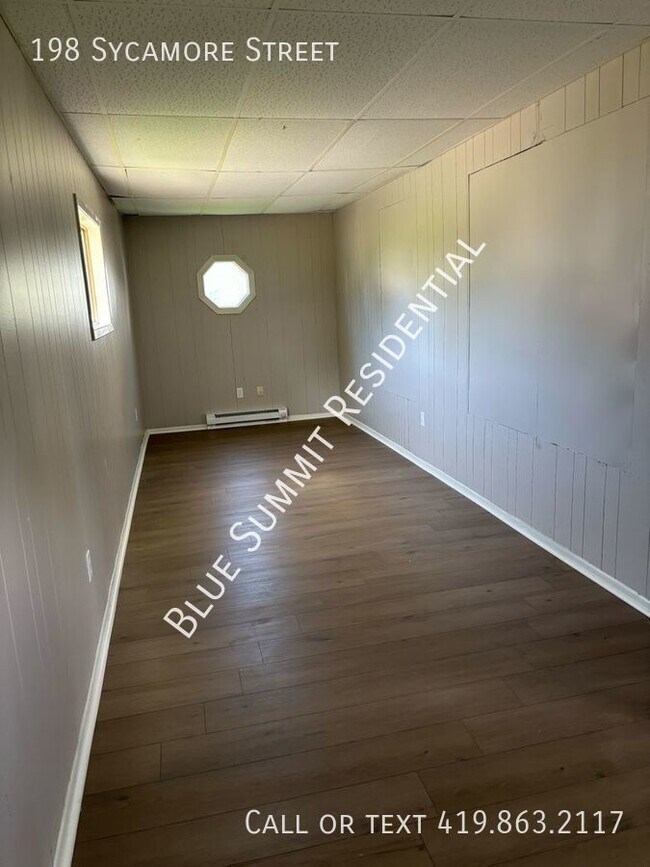 Foto del edificio - Charming 3 Bedroom Home with Bonus Room an...