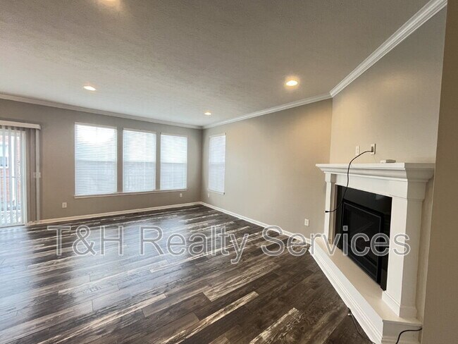 Building Photo - 9428 Park Meridian Dr