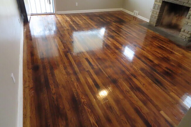 Foto del edificio - 1121 Fairwood Ave