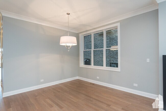 Foto del edificio - 2310 N Southport Ave