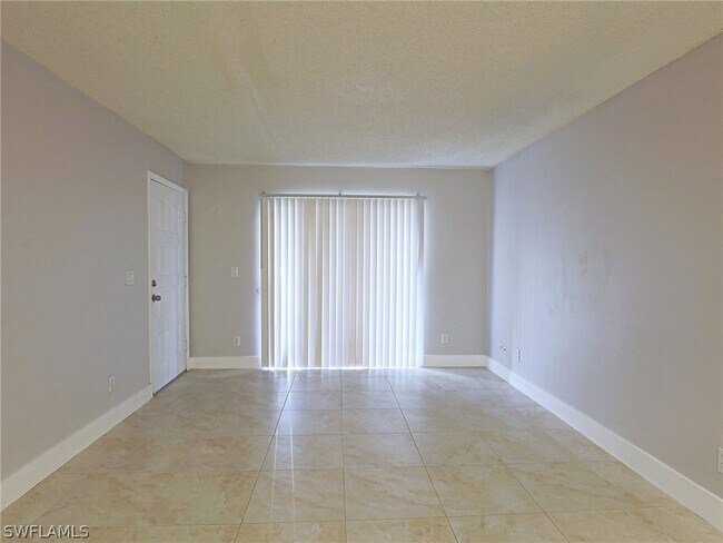 Building Photo - 5321 Summerlin Rd