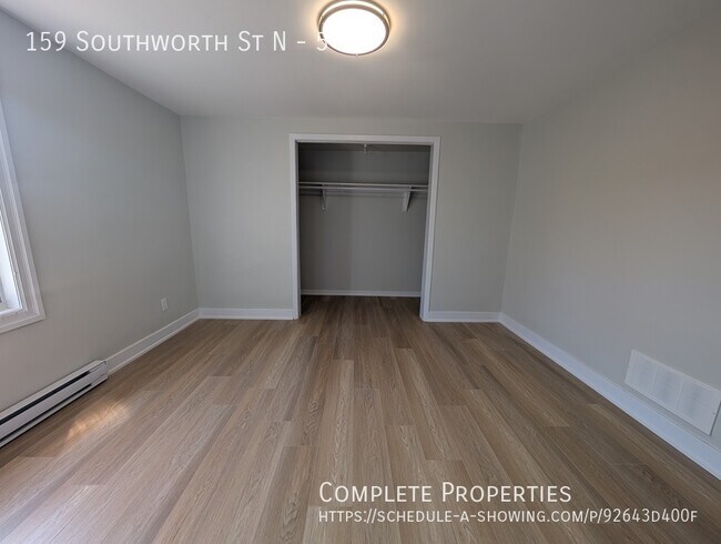 Photo du bâtiment - Bright and Fully Remodeled 1 Bedroom