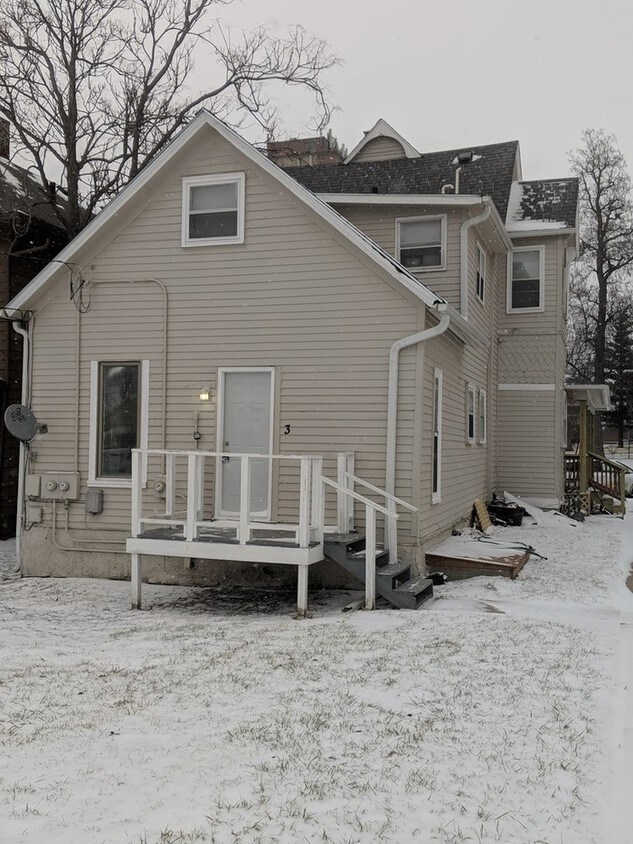Foto del edificio - RIVERVIEW-SOUTH OMAHA-MOVE-IN SPECIAL