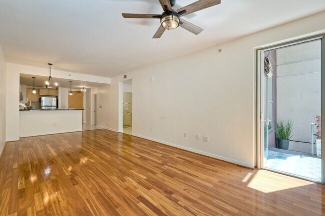 Foto del edificio - 1150 J St