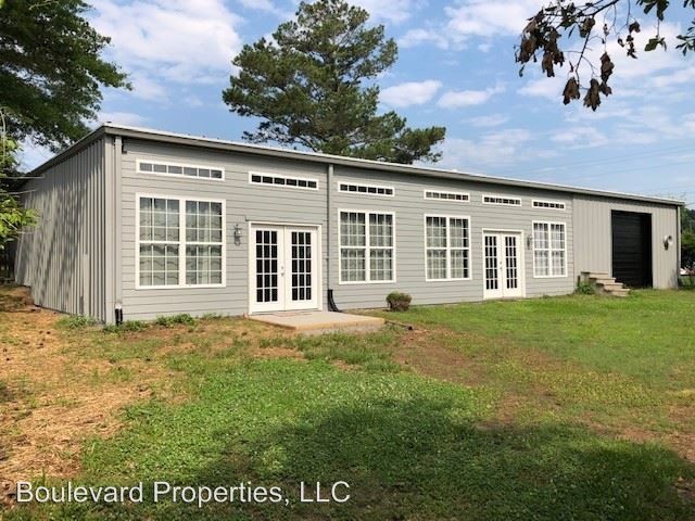 Primary Photo - 190 Epps Bridge Rd