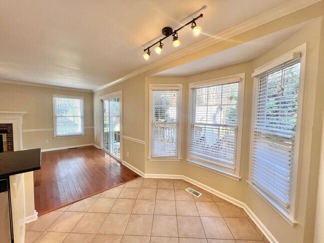 Building Photo - Stunning 3BD, 2.5BA North Raleigh Home wit...