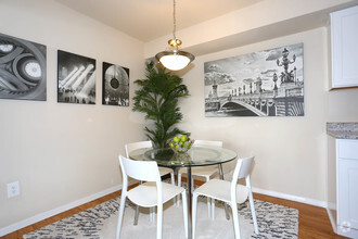 Chadwick Manor Townhomes photo'