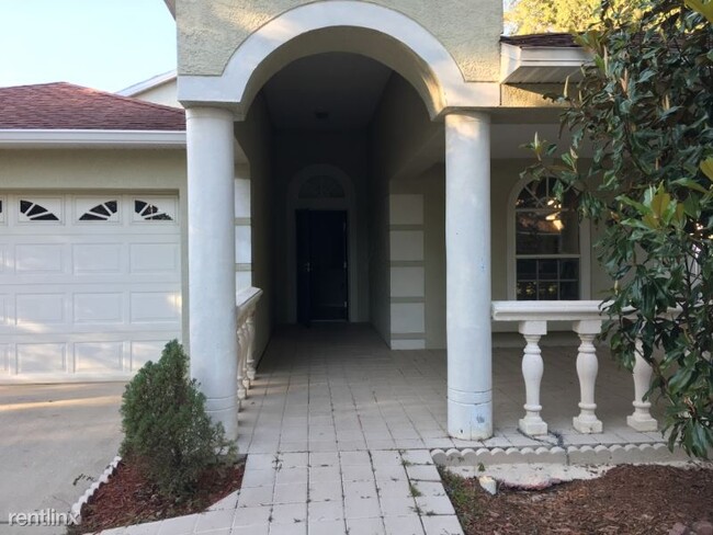 Building Photo - 1810 Greystone Heights Dr