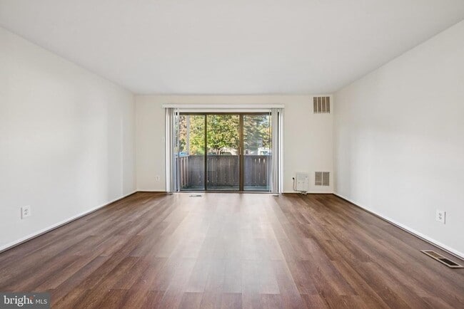 Foto del edificio - 1001 Woodhollow Dr