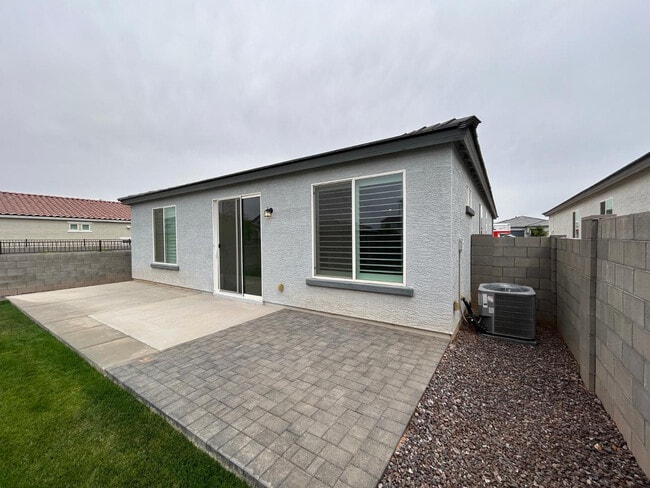 Building Photo - 18023 W Soft Wind Dr