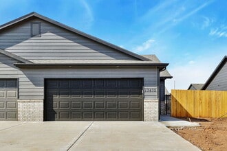 Building Photo - 13432 W Haskell Ct