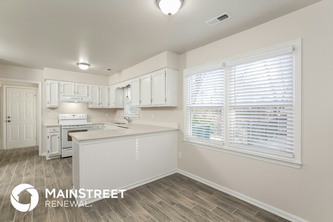Building Photo - 6805 River Hills Dr