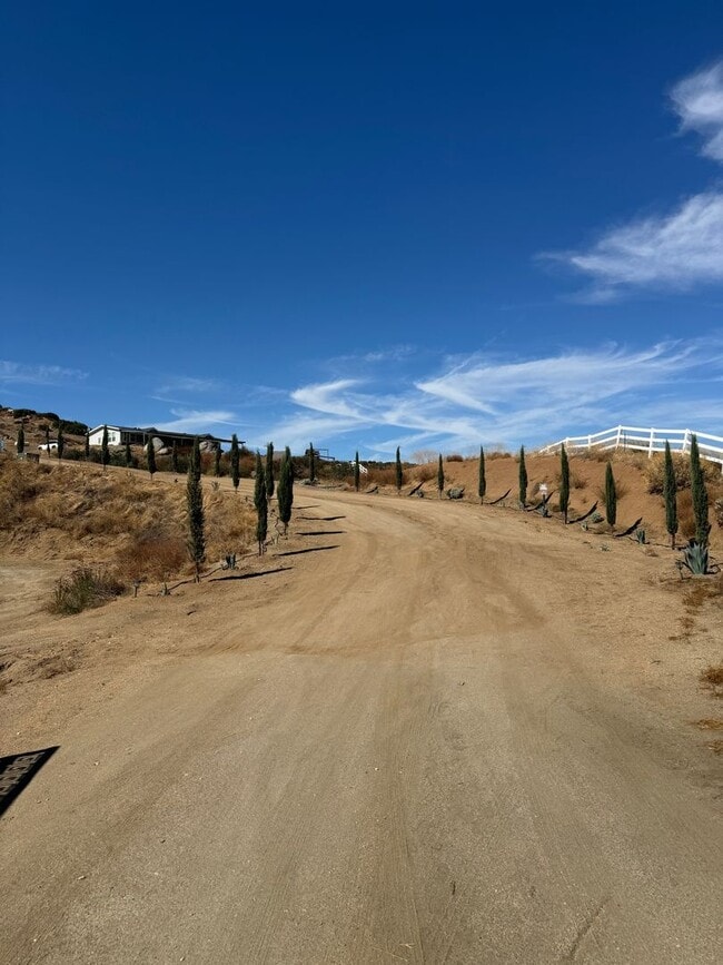 Building Photo - Ranch Style Home Here In the Heart of Perris