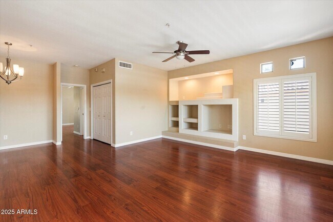 Foto del edificio - 9100 E Raintree Dr