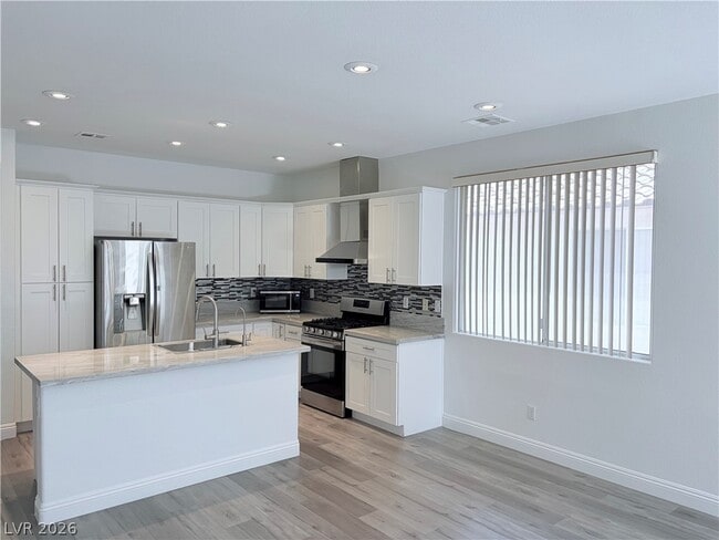 Foto del edificio - 8071 Sapphire Cove Ave