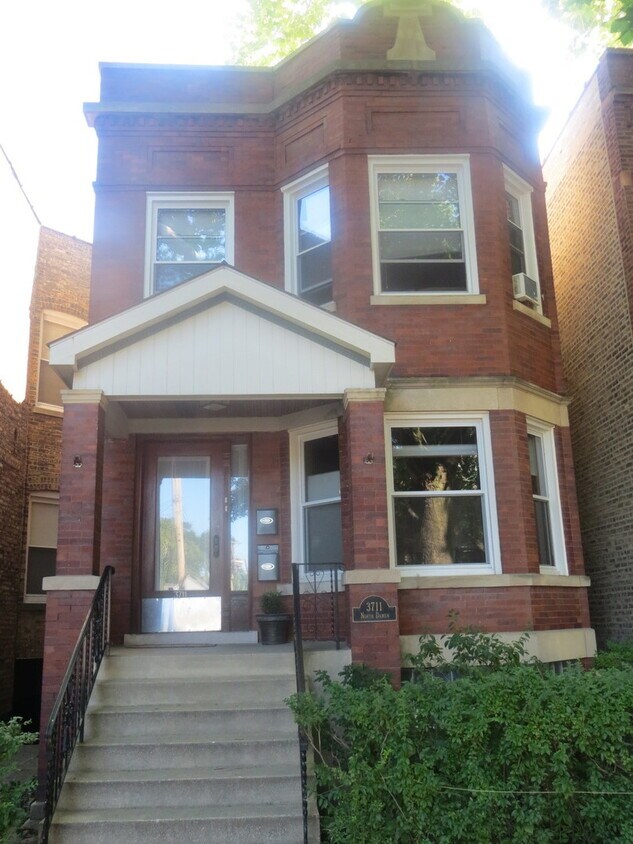 Primary Photo - 3711 N Damen Ave