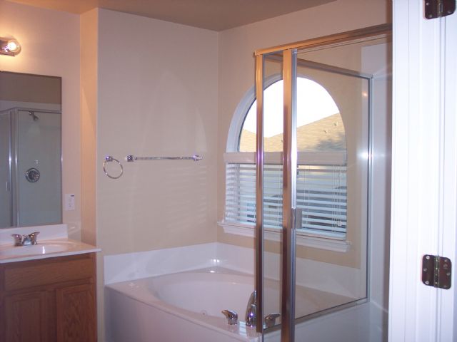 Building Photo - 4010 Chinkapin Oak