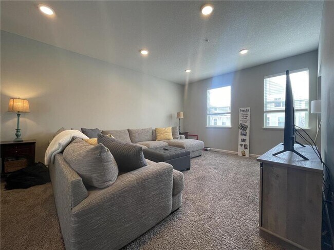 Foto del edificio - 9622 Olive Ln N