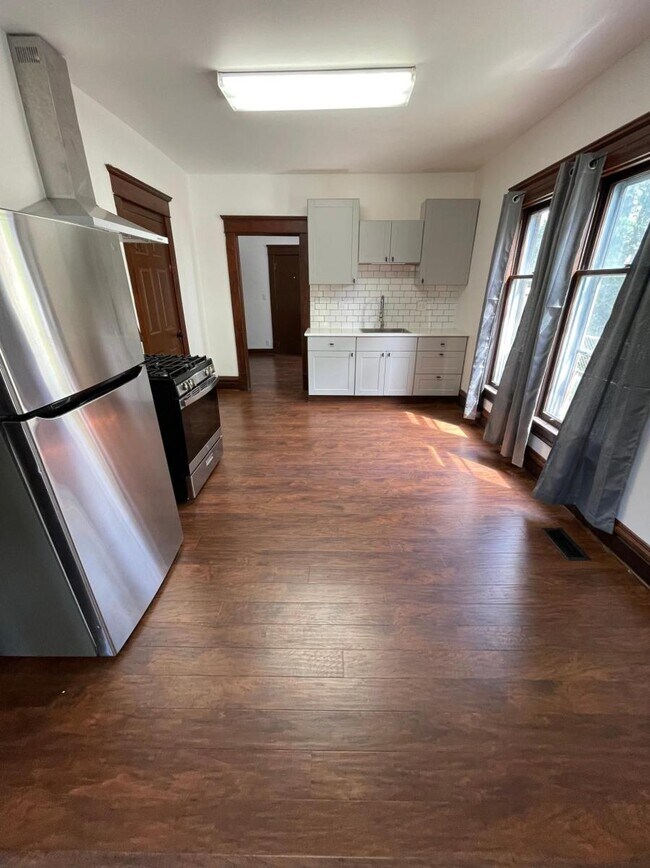 Foto del edificio - 608 W Lapeer St