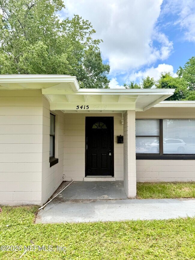 Building Photo - 5415 Lori Dr S