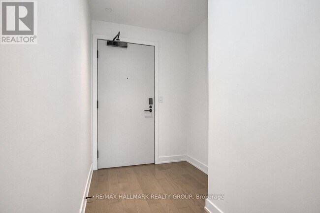 Building Photo - 560 Rideau St