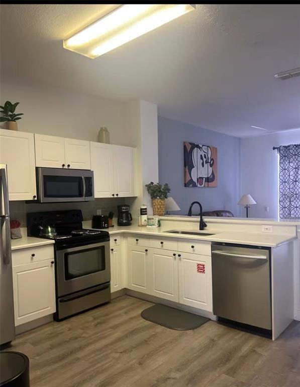Building Photo - 2379 Silver Palm Dr