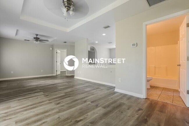 Foto del edificio - 3 Bedroom Pet-Friendly Home in North Port, FL with Main Street Renewal