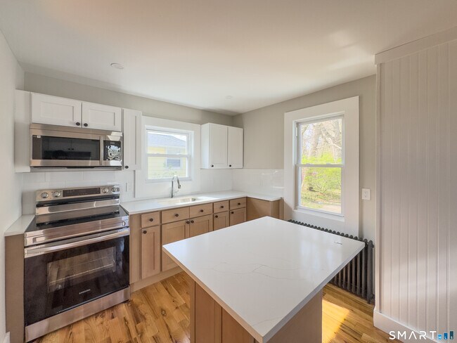 Foto del edificio - 316 Tyler St