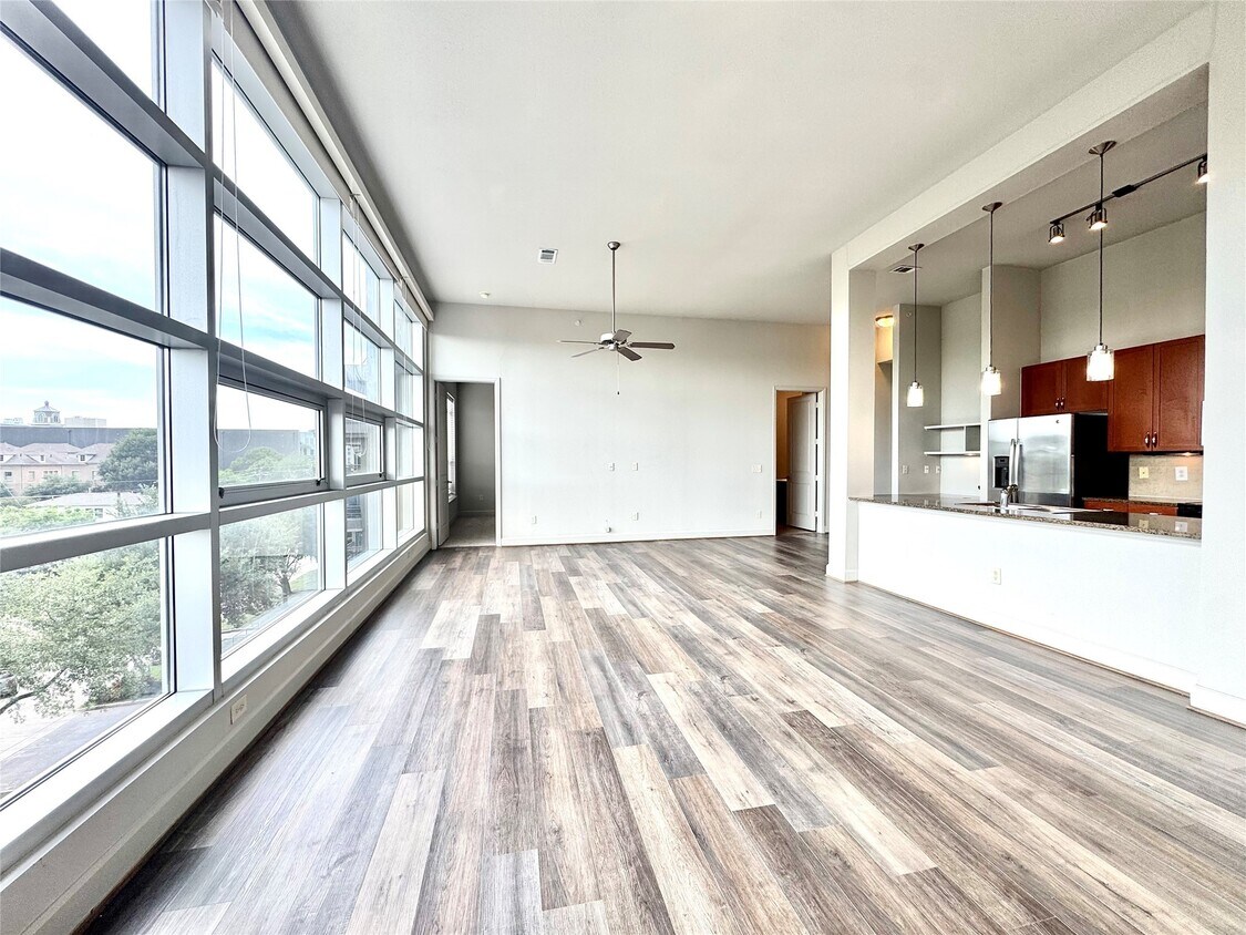 Foto principal - 3333 Weslayan St