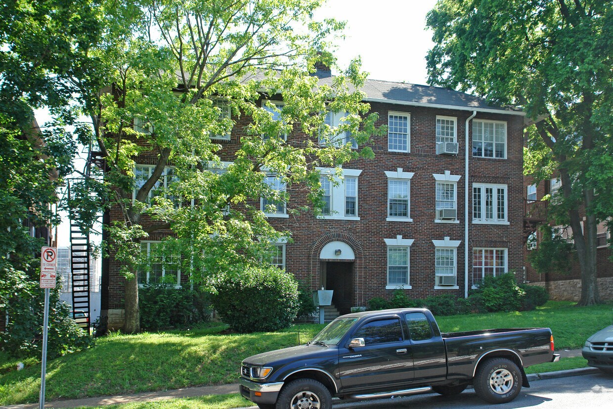 Foto del edificio - 118 Louise Ave