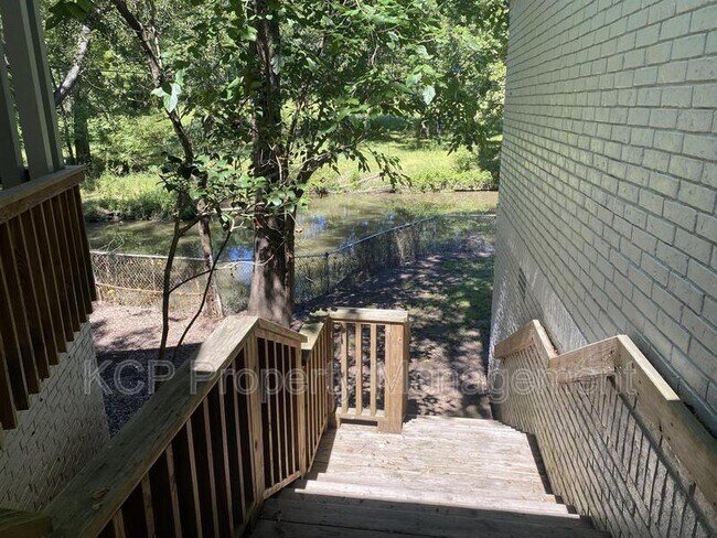 Building Photo - 5 Riverlyn Terrace