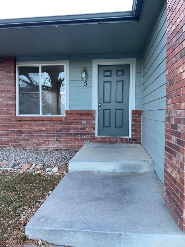 Building Photo - 3 Bed, 2 Bath Duplex in West Fort Collins close to Foothills